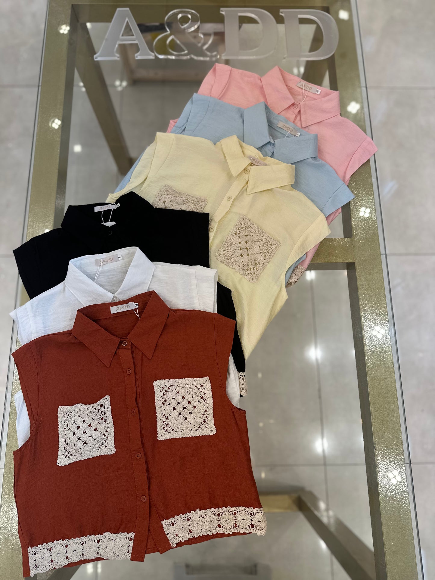 Ref:LE527
Pacote:32.00
Caixa:28.00
Cx 456 peças