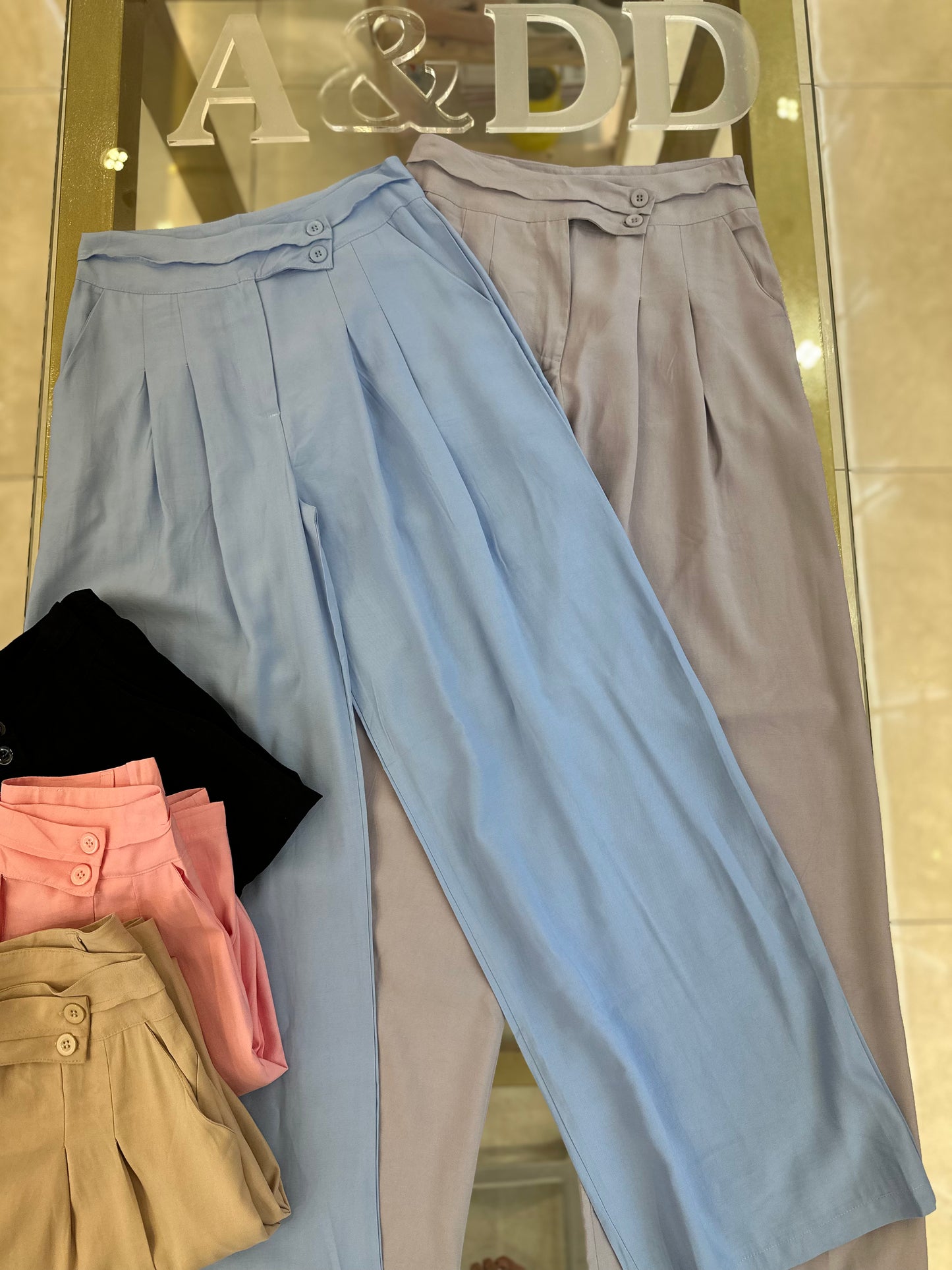 ref:as1957
Pacote:48.00
Caixa:45.00
Cx 120 peças
Grade:preto-2
Bege-2 cinza-1
Azul-1 rosa-1