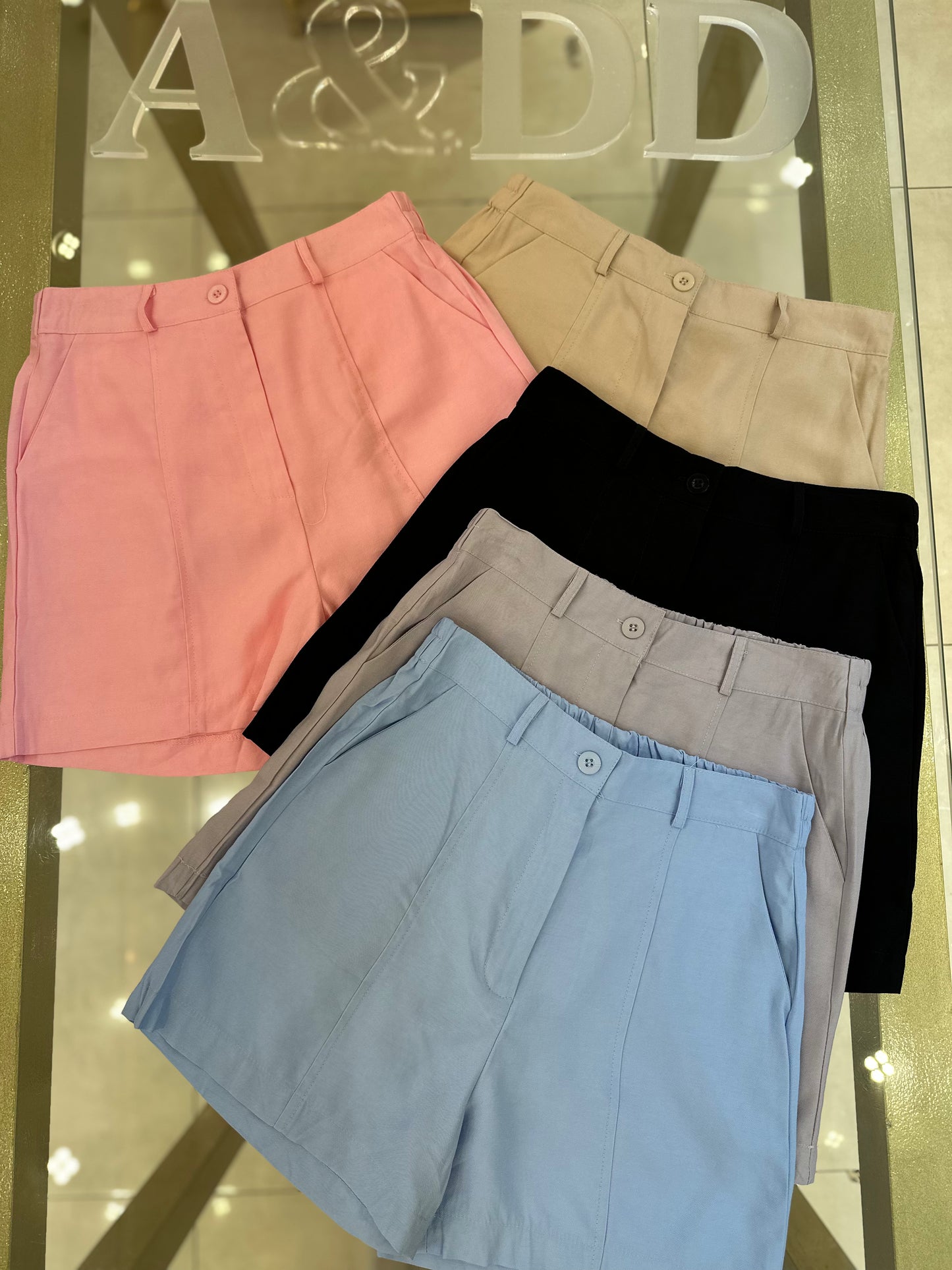 Ref:as1951
Pacote:35.00
Caixa:30.00
Cx 240 peças
Grade:preto-2
Bege-2 azul-1
Rosa-1 cinza-1