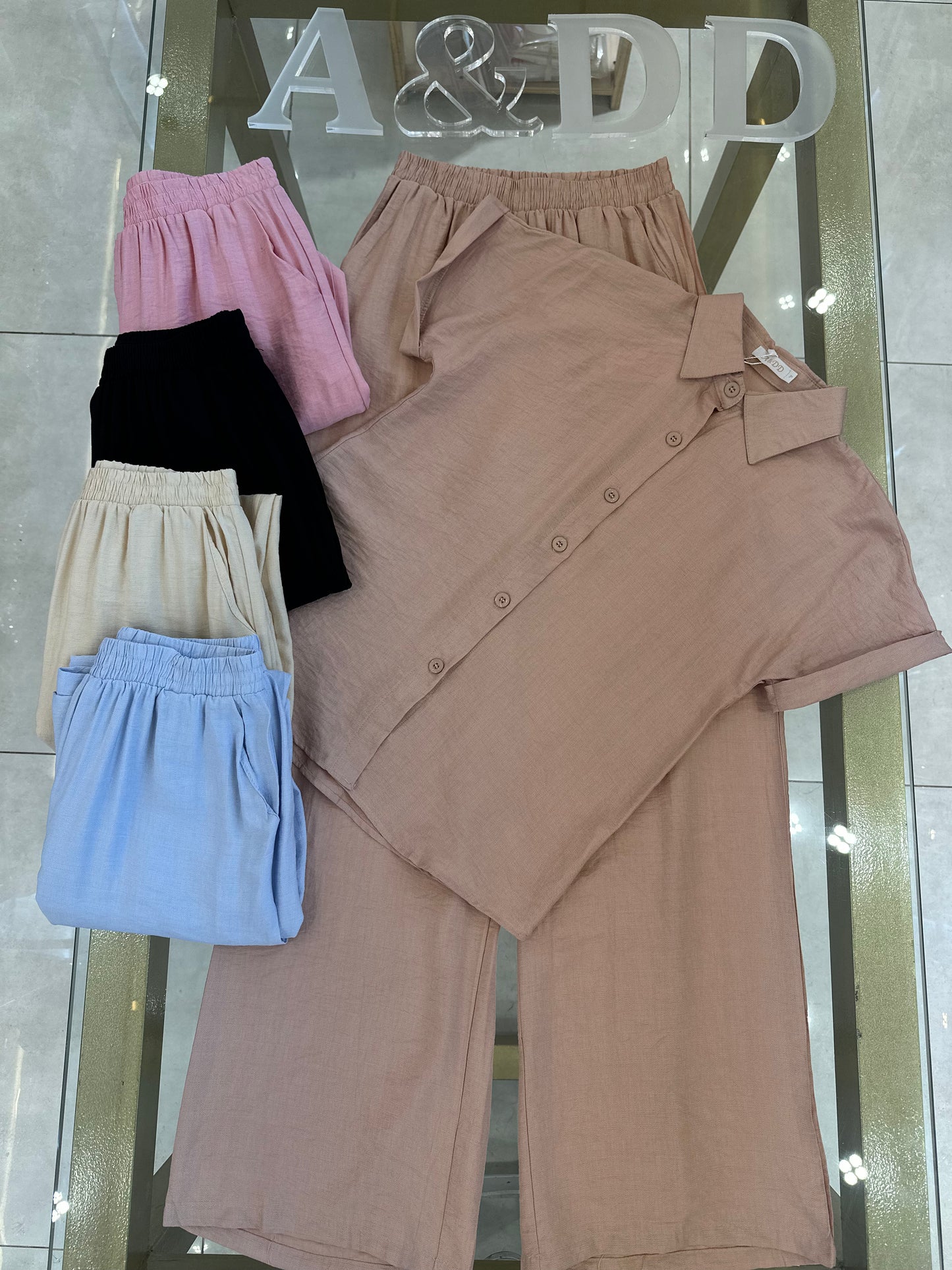 Ref:as1945
Pacote:73.00
Caixa:70.00
Cx 120 peças