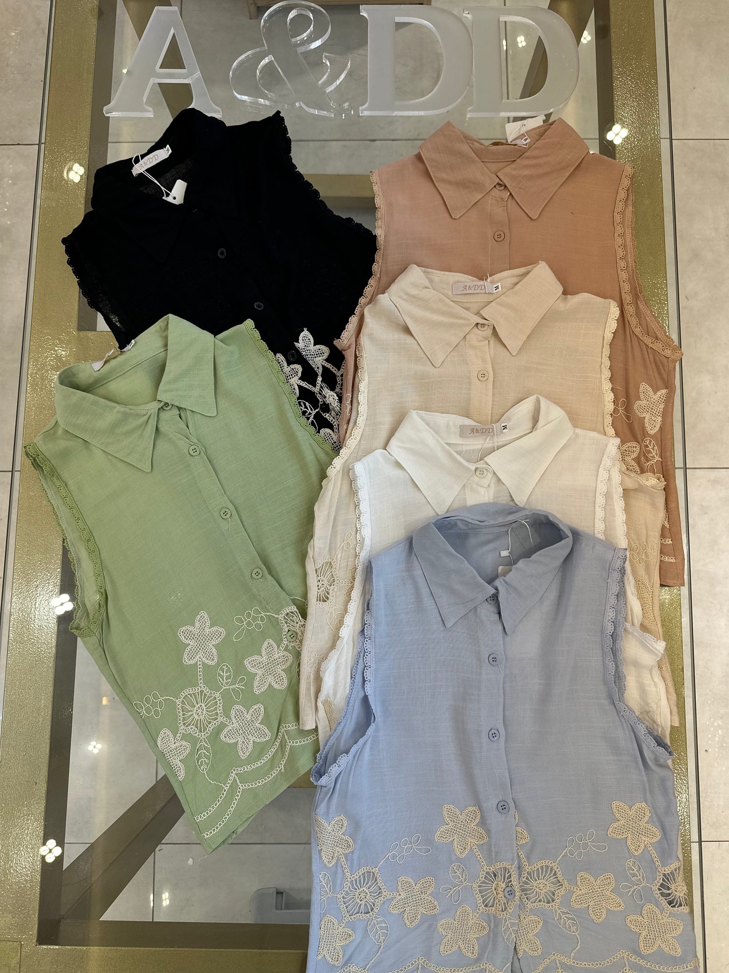 Ref:LE506
Pacote:28.00
Caixa:25.00
Cx 432 peças
Grade:preto:2
Branco-2 bege-1
Verde-1 azul-1
Nude-1