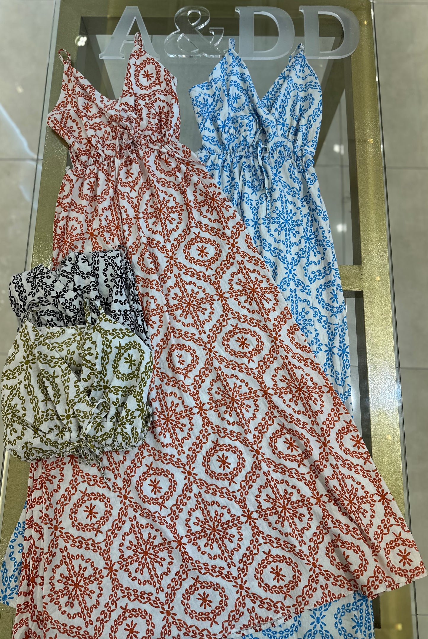 Ref:N0432
Pacote:68.00
Caixa:65.00
Cx 192 peças