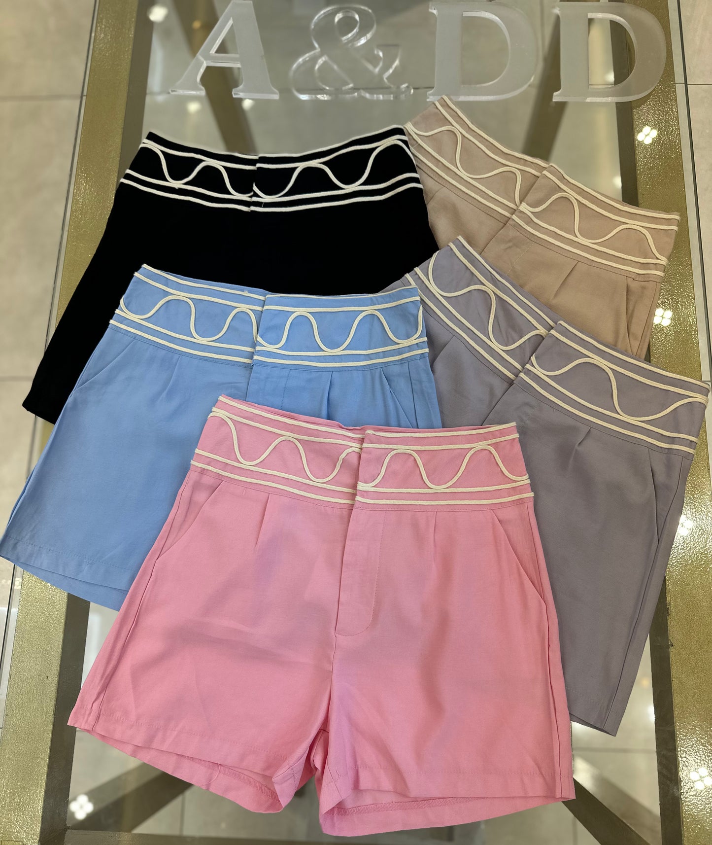 Ref:as2033
Pacote:35.00
Caixa:30.00
Cx 168 peças 
Grade:preto-3
Bege-2 rosa-1
Azul-1 cinza-1