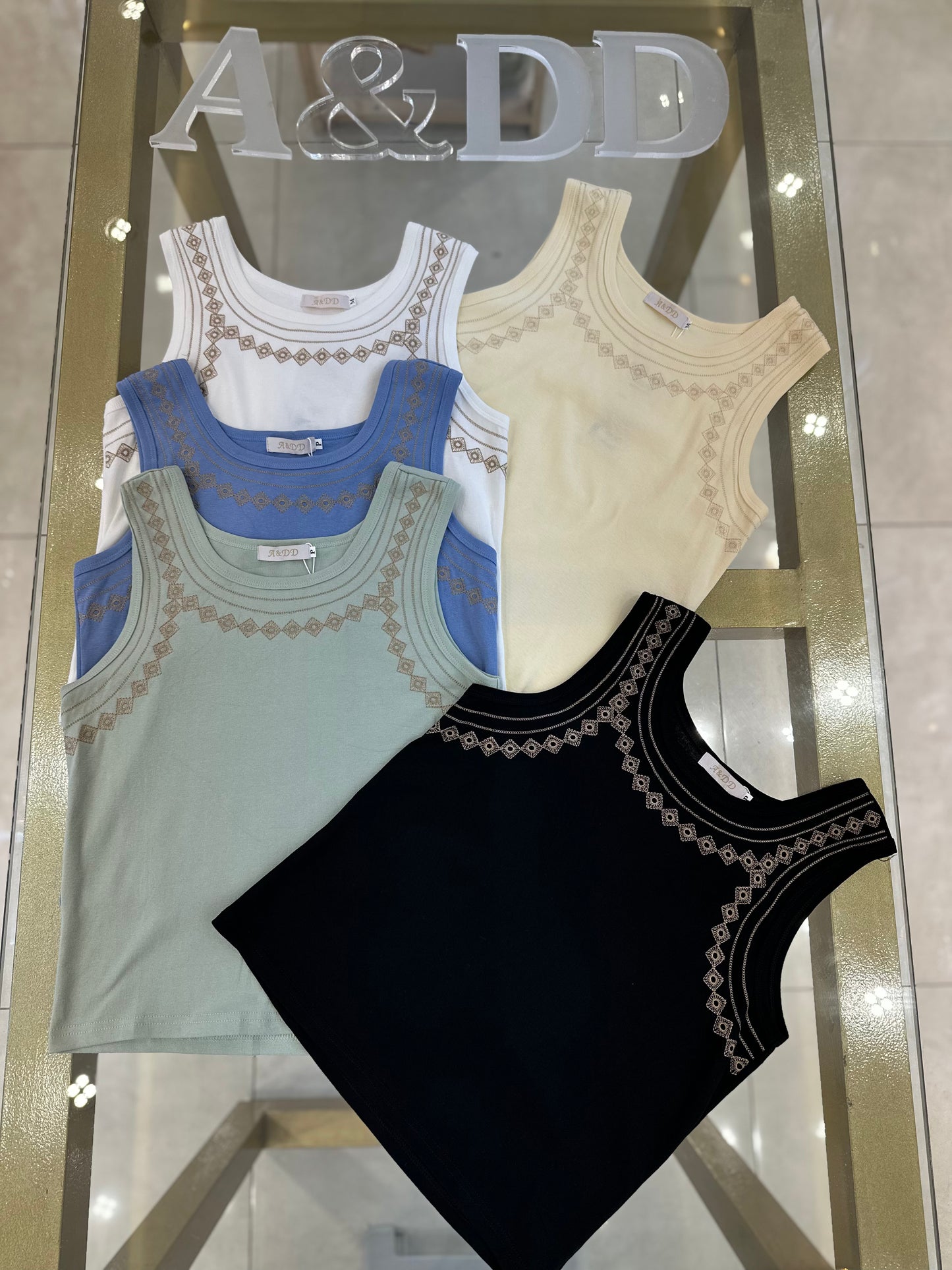 Ref:LE520
Pacote:28.00
Caixa:25.00
Cx 582 peças
