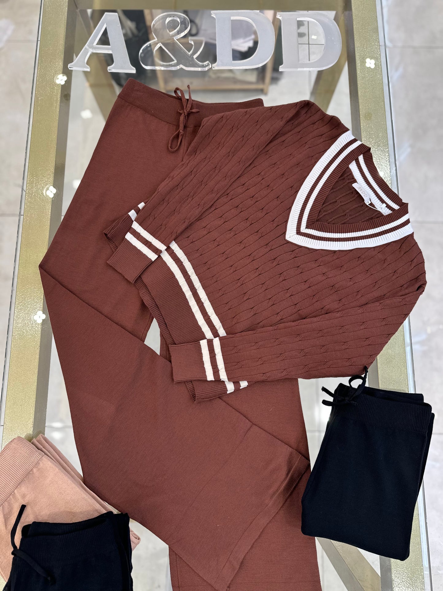 Conjunto Modal Premium Gola V "Old Money" com Listras Contrastantes - Ref:k0184