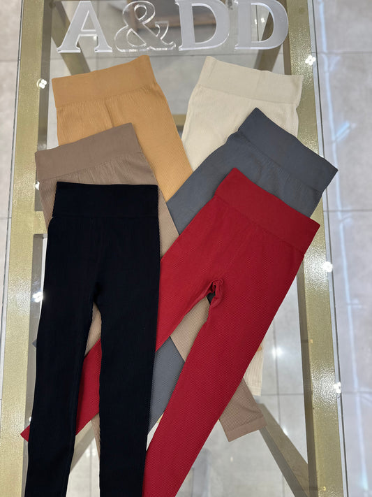 Ref:ADH358
Pacote:29.00
Caixa:26.00
Cx 240 peças 
Grade:preto-2
Bege-1 cinza-1 
Marrom-1 vermelho-1