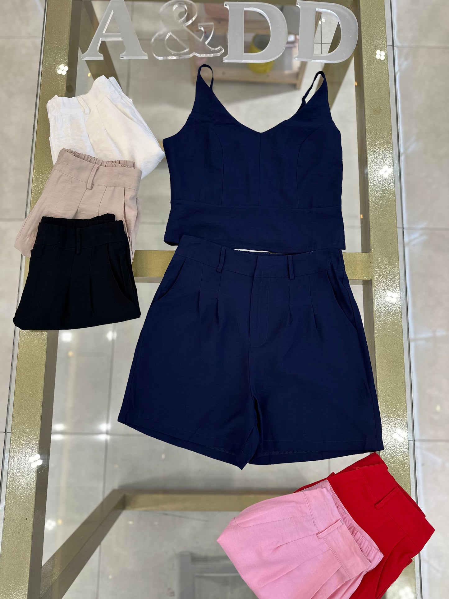 Ref:as1823
Pacote:62.00
Caixa:58.00
Cx 168 peças 
Grade: marinho-2
Preto-2 bege-1 
Rosa-1 branco-1
Vermelho -1