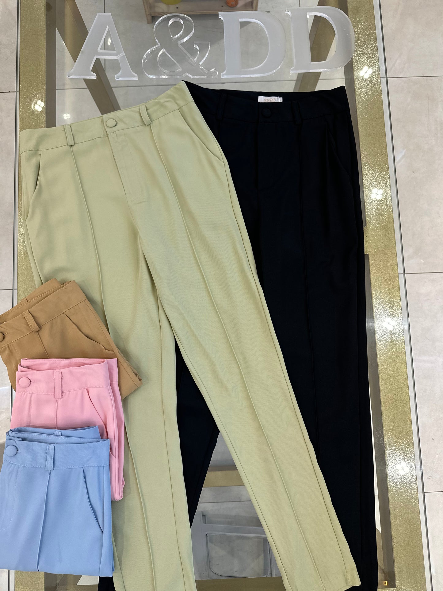 Ref:as1543-1
Pacote:43.00
Caixa:40.00
Cx 168 peças